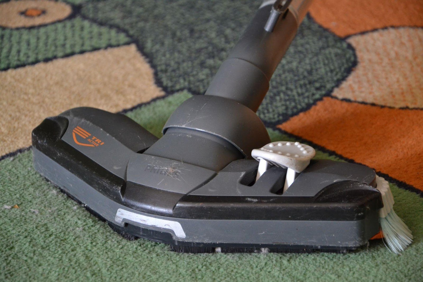 MAINTAINING YOUR CARPET